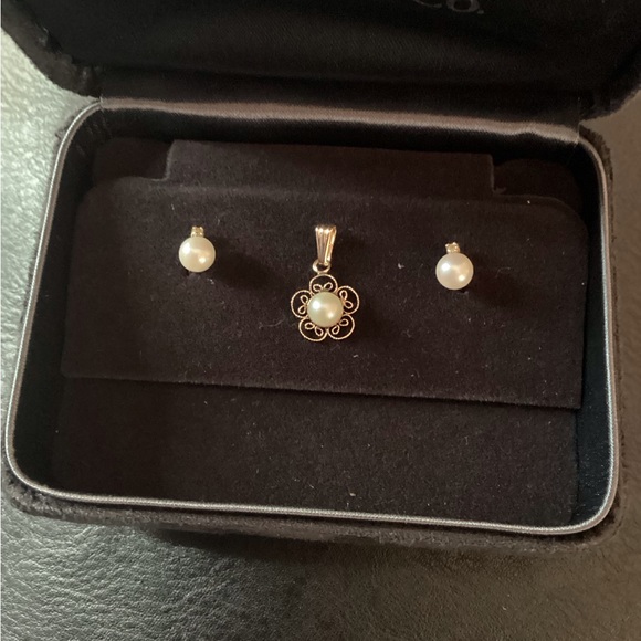 Vintage 14k Gold Drop Pearl Pendant & Pierced pearl/Diamond Earrings set. - Picture 7 of 8